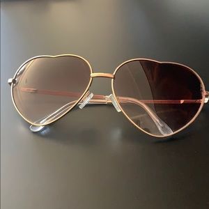 Sunglasses (heart shape)